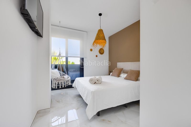 Foto df918ca3-e92a-4d61-adc2-c98b0c0790a7. Apartament amb piscina a La Florida Orihuela