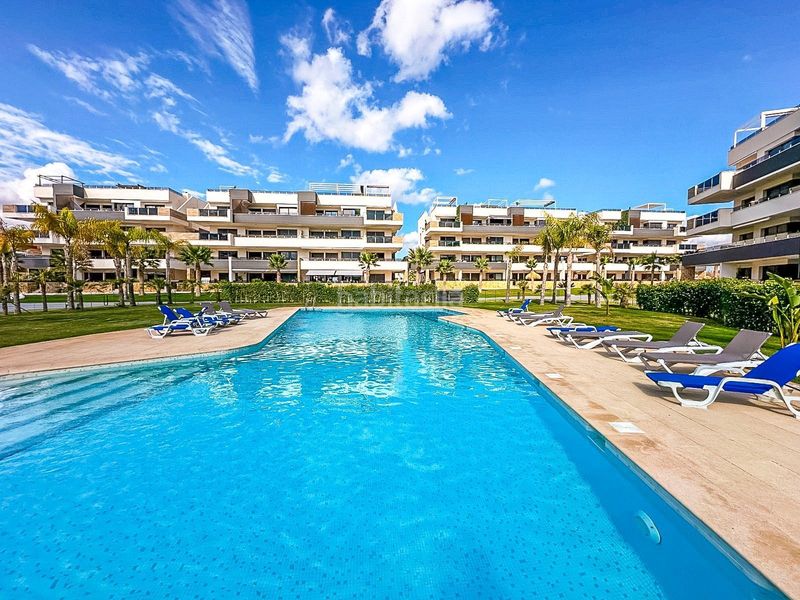 Foto 7f40db09-0d86-48a9-82bf-b1d0996d568e. Apartament amb piscina a Playa Flamenca Orihuela