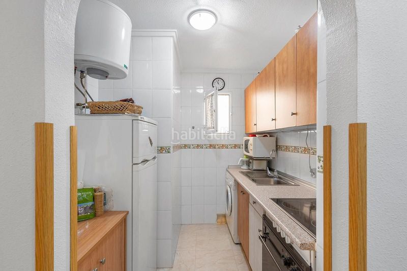 Foto c7df310e-014a-4204-bfcc-93a25116737d. Apartament amb piscina a Antonio Machado Torrevieja