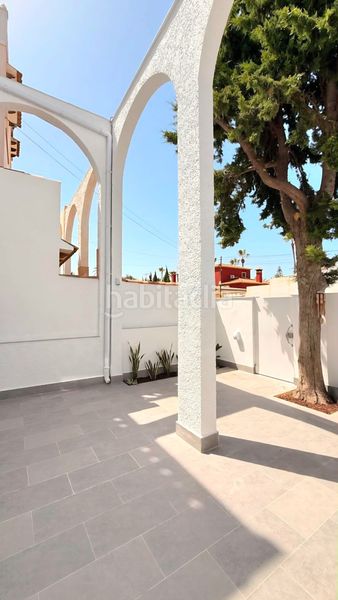 Foto f54af474-77fc-405f-b752-ec49ff0c8cba. Casa adossada amb piscina a nueva Torrevieja Torrevieja