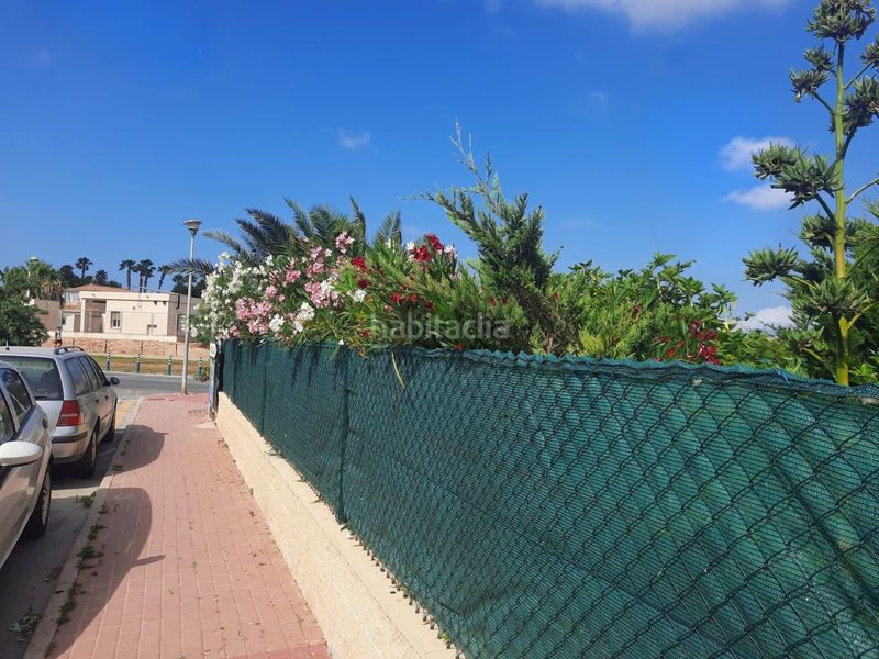Foto ebea3744-1bbe-4a89-bdd9-8c1f4023618d. Casa amb piscina a Zona Carrefour - Urbanizaciones Torrevieja