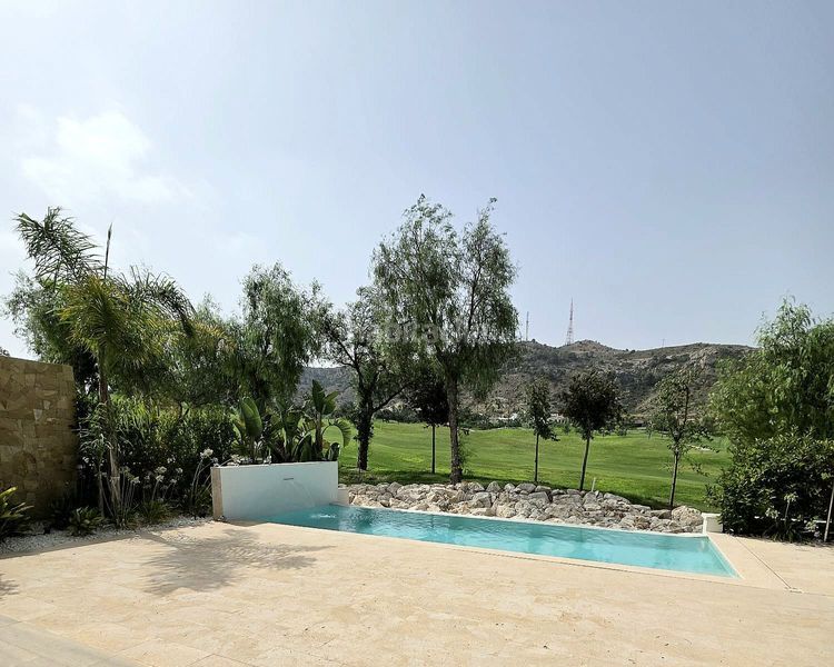 Foto 29c204df-c8be-4ff4-8461-786ba1a0626a. Xalet amb piscina a Monforte del Cid