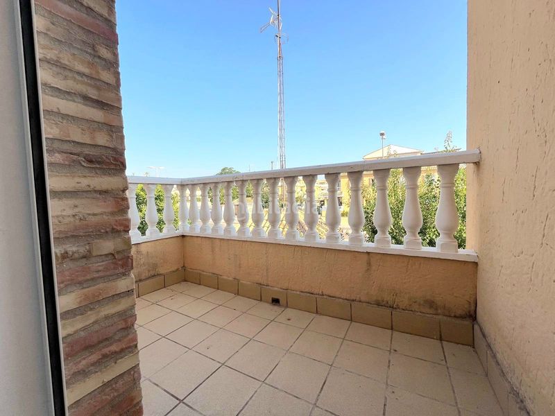 Foto 71d8f156-a0d5-4e45-bfa2-9fe856b19404. Casa adossada amb piscina a Lo Marabú Rojales