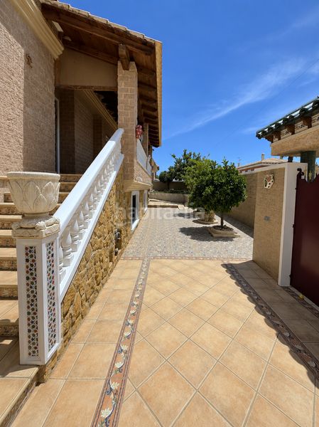 Foto dd3f90dd-213d-45d6-8764-bd80a417e70e. Xalet amb piscina a Aguas Nuevas Torrevieja