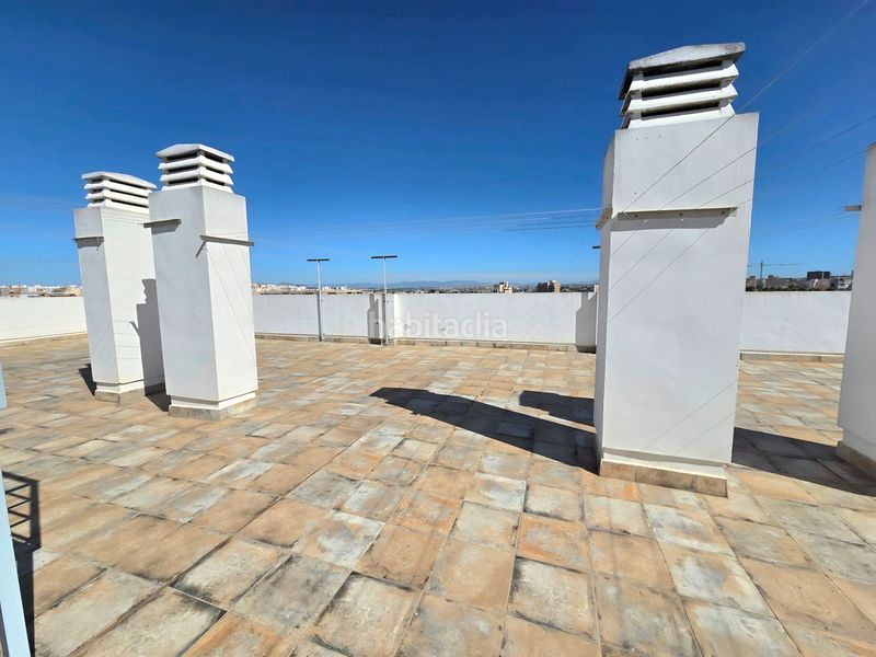 Foto 0b3c09e6-5d08-4ed8-abbb-2b4df5661a8f. Apartament amb piscina a Antonio Machado Torrevieja