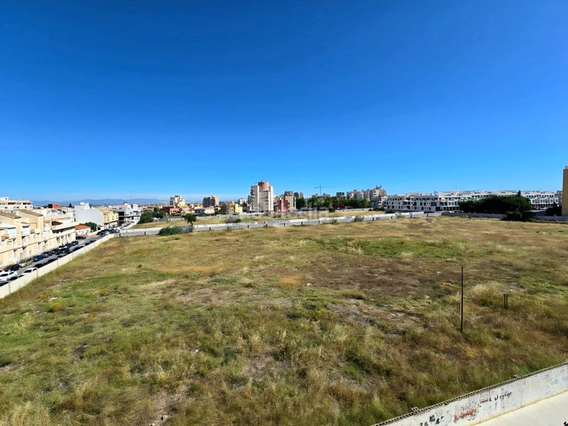 Foto 4cd35cdc-f134-4131-9dbc-28ff2a1da29e. Apartament amb piscina a Antonio Machado Torrevieja