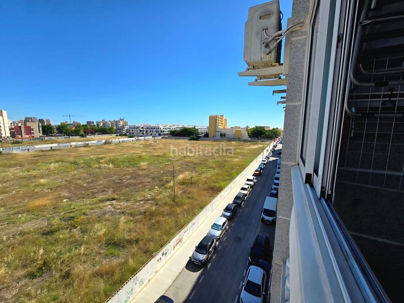 Foto f8b0d83e-3d60-4cde-8406-22176eb6c2e1. Apartament amb piscina a Antonio Machado Torrevieja