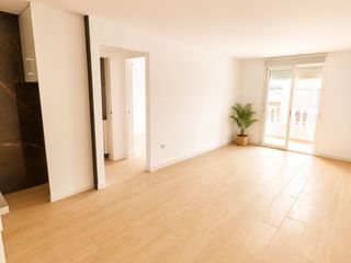 Apartament a Parque de las Naciones. Apartamento de dos dormitorios completamente reformado junto al