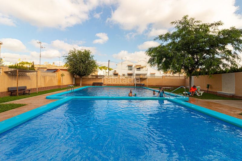 Foto 7e396dbc-ad68-41ab-9113-2f058c7e4d37. Casa adossada amb calefacció piscina a La Florida Orihuela