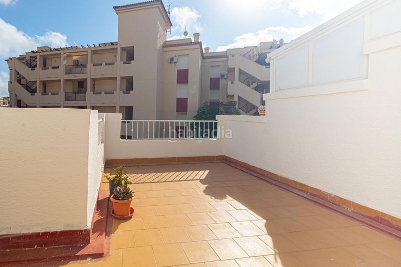 Foto a81d00e3-cfaa-42ca-8746-c1dc05ac9c1e. Casa adossada amb calefacció piscina a La Florida Orihuela