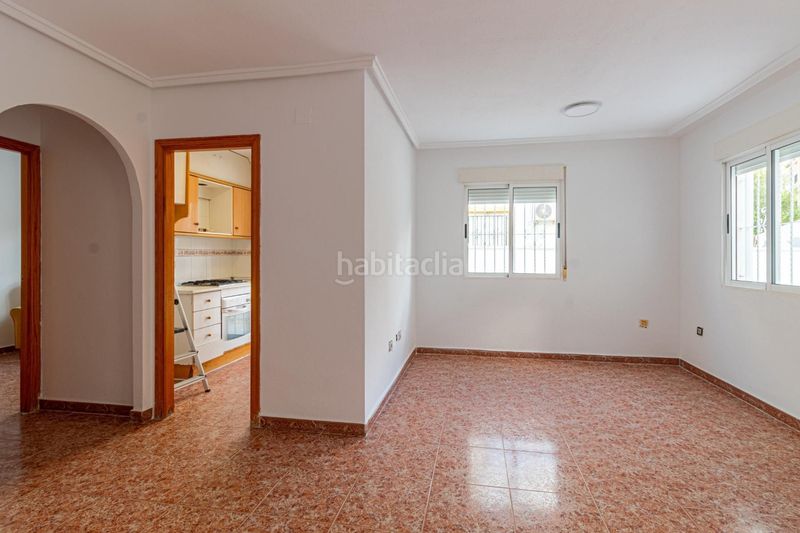 Foto a8ca4c04-94e5-4b65-b321-40eb6fa60381. Casa adossada amb calefacció piscina a La Florida Orihuela