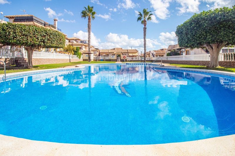 Foto a2fec296-722d-4f2b-8cf5-43fc7d014f88. Casa adossada amb piscina a La Regia Orihuela