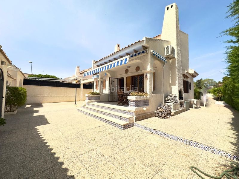 Foto b67cbc73-5fe5-4f3a-ae69-ae394dd48924. Casa en La Zenia Orihuela