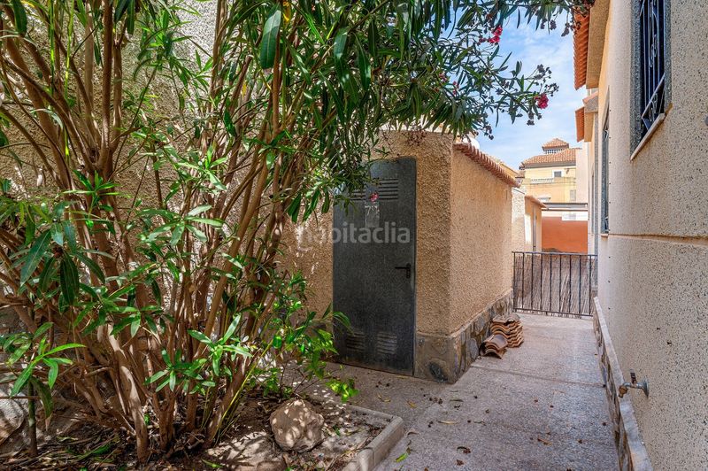 Foto 45a1ecf4-f8d6-46f2-bd82-de4bb12eea22. Casa adossada amb piscina a San Miguel de Salinas
