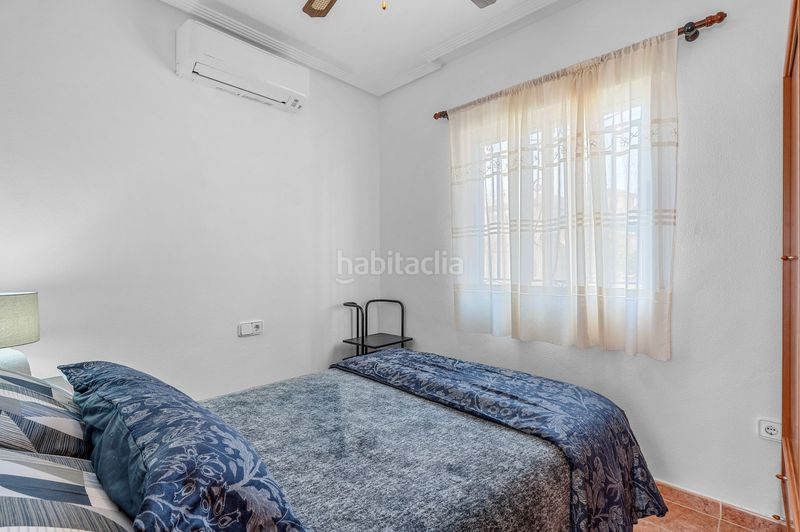 Foto aed47185-15d2-4f20-8a5b-972dde367525. Casa adossada amb piscina a San Miguel de Salinas