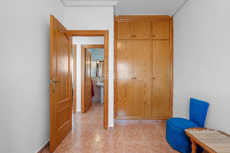 Foto eb28a0b1-8973-4e4c-bc8d-6359fa23a6d6. Casa adossada amb piscina a San Miguel de Salinas