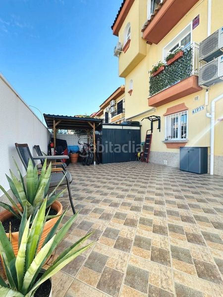 Foto c2927c41-b8fb-429c-9446-e2b915a6ef5c. Casa adossada a La Florida Orihuela