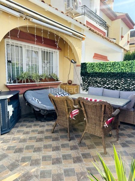 Foto ee51a8ca-541c-40cf-8a88-681be17982f2. Casa adossada a La Florida Orihuela
