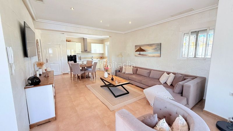 Foto fdbae73b-22de-49ef-8f14-c3d4e34e33d9. Casa en Catral