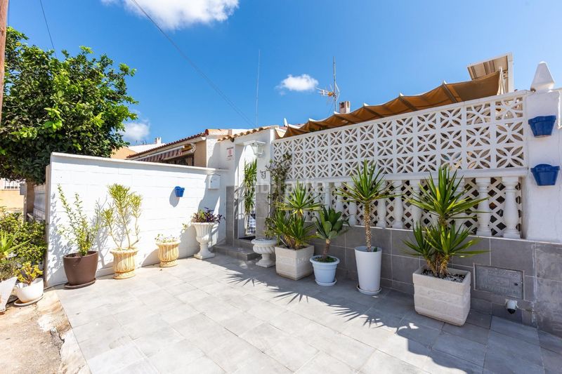 Foto ff2737d4-f61a-4c23-8d89-18245aeedcb1. Casa en Zona Carrefour - Urbanizaciones Torrevieja