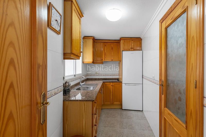 Foto 3d50b8ac-4e88-4eef-822b-38a59d026a2b. Apartament amb piscina a Zona Playa de los Locos Torrevieja
