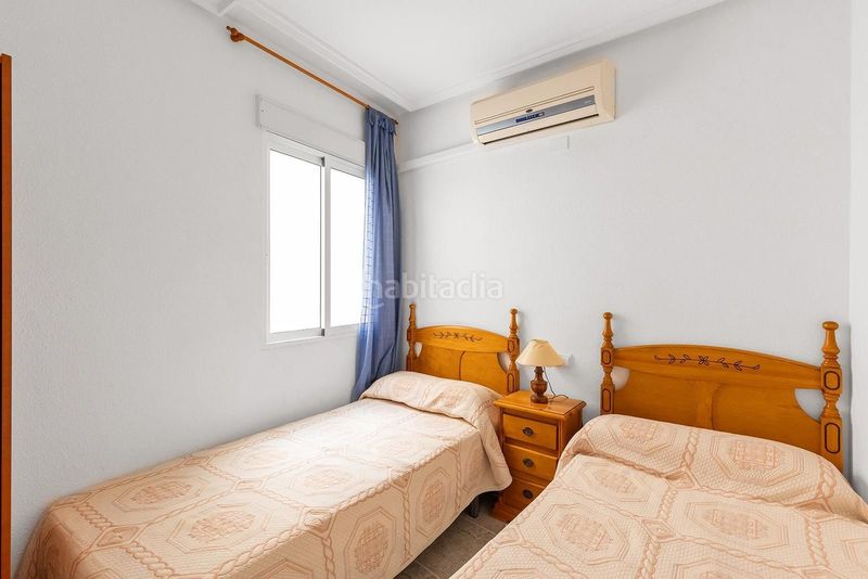Foto 649db7eb-ad6e-4f64-a96f-c38fa20f5b88. Apartament amb piscina a Zona Playa de los Locos Torrevieja