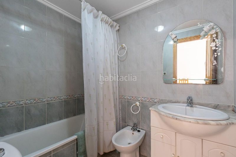 Foto c253d398-ad6b-44ba-af8f-d59cfc072fbd. Apartament amb piscina a Zona Playa de los Locos Torrevieja