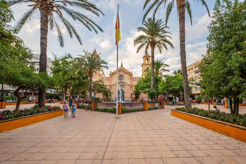 Foto d70ced66-3ec2-4326-b7bb-bae2322a1a4c. Apartament amb piscina a Zona Playa de los Locos Torrevieja