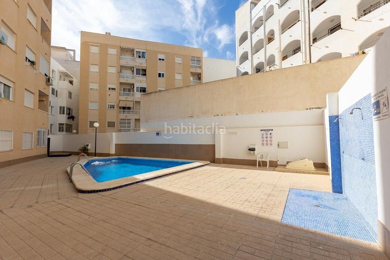 Foto e70e17be-a017-4b76-a3a7-0192f9db3d32. Apartament amb piscina a Zona Playa de los Locos Torrevieja