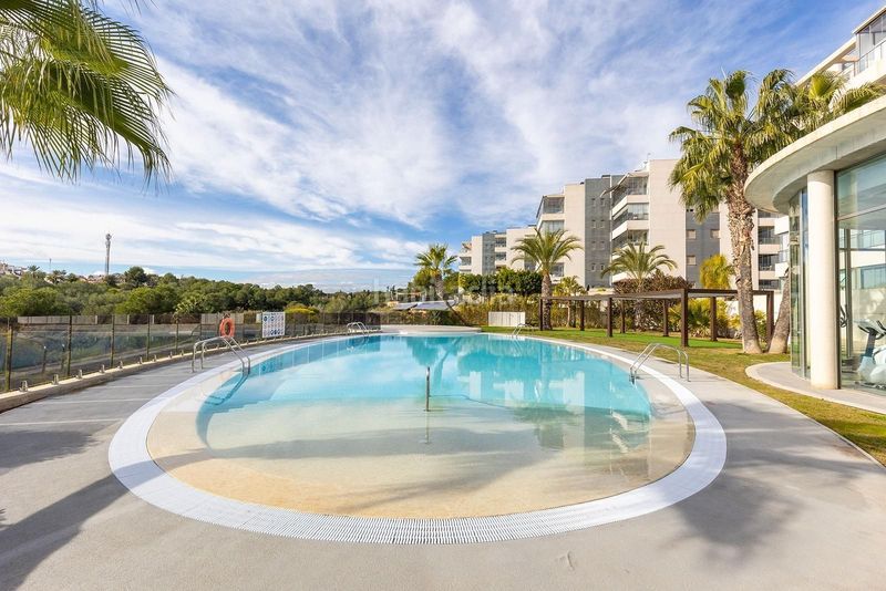 Foto 3063291f-3ca9-4b99-873a-00c1a64cac0d. Apartament amb piscina a Villamartín-Las Filipinas Orihuela