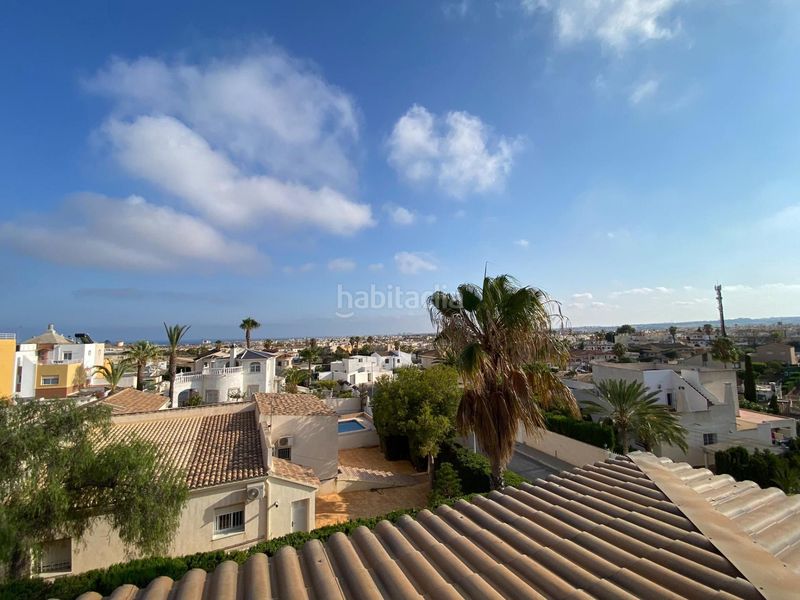 Foto 1b9c82d6-c7ce-4c13-b6a4-3bc14b2701c2. Casa amb calefacció piscina a Los Balcones y los Altos Orihuela