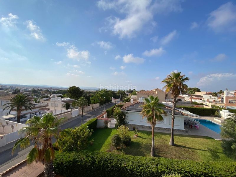 Foto 2503b040-3de5-4b51-ac02-ca06fb28c13a. Casa amb calefacció piscina a Los Balcones y los Altos Orihuela