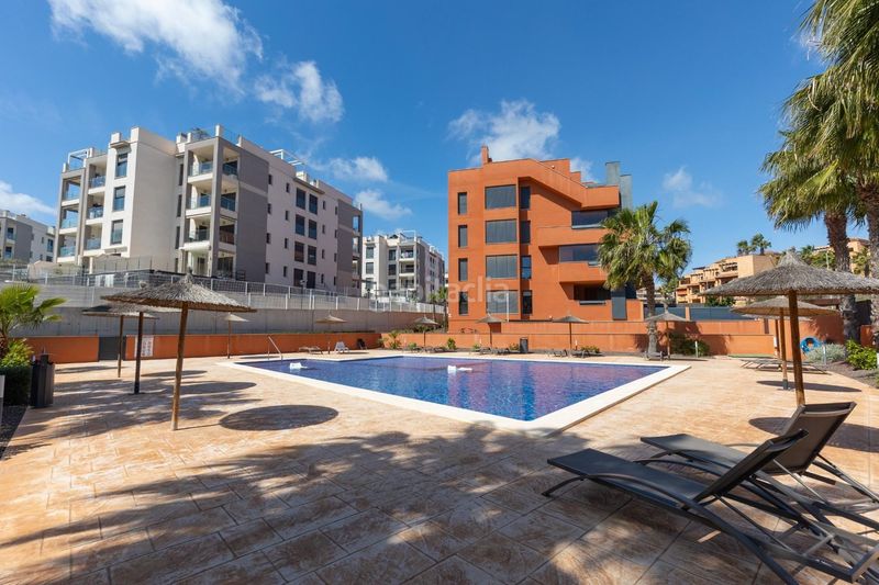 Foto 08df32ab-4420-4486-bd56-c5b5c84fdd4a. Apartament amb piscina a Villamartín-Las Filipinas Orihuela