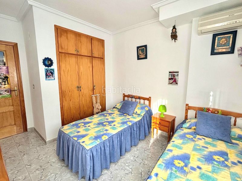 Foto a8bd9d5d-1f21-42bb-a90d-5dc848bd2eb9. Casa adossada amb piscina a Aguas Nuevas Torrevieja