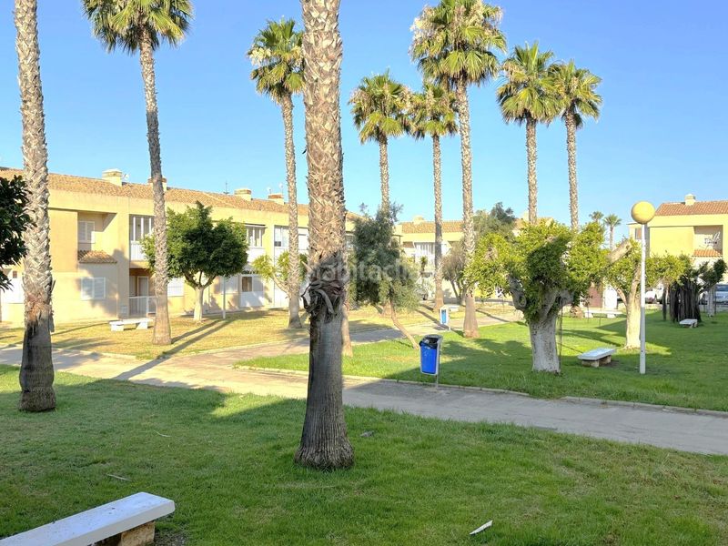 Foto c0fc5d73-ea98-49d2-8ccf-e55ac508b91d. Casa adossada amb piscina a Aguas Nuevas Torrevieja