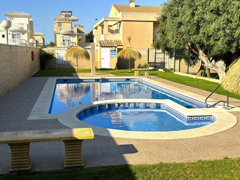 Foto cca979e3-c172-466f-ad68-dbe0e75a2a09. Casa adossada amb piscina a Aguas Nuevas Torrevieja