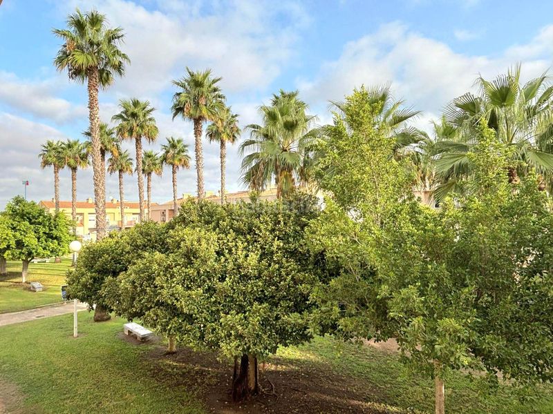 Foto cda5d72b-a39a-4ded-9e33-3e2bd6c844f6. Casa adossada amb piscina a Aguas Nuevas Torrevieja