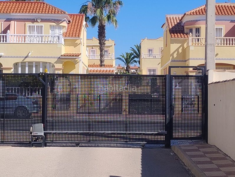 Foto 982e2df6-67b3-4e29-862e-cab7e2fa75db. Casa en Playa Flamenca Orihuela