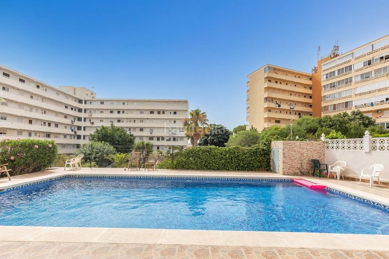 Foto 15a31323-46d1-4ae8-9374-eb7049d80fd7. Estudi amb piscina a Torreblanca Torrevieja