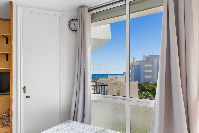 Foto c3c700c8-6da6-4e45-a74c-fa3fc22eee89. Estudi amb piscina a Torreblanca Torrevieja