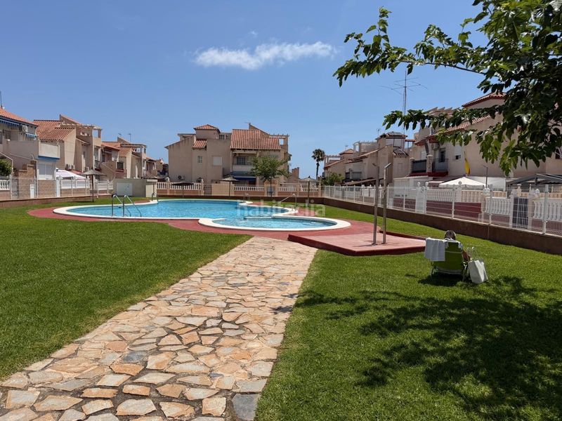 Foto 40dd6572-5cc9-4503-b09c-55792f07c50f. Casa amb piscina a Playa Flamenca Orihuela