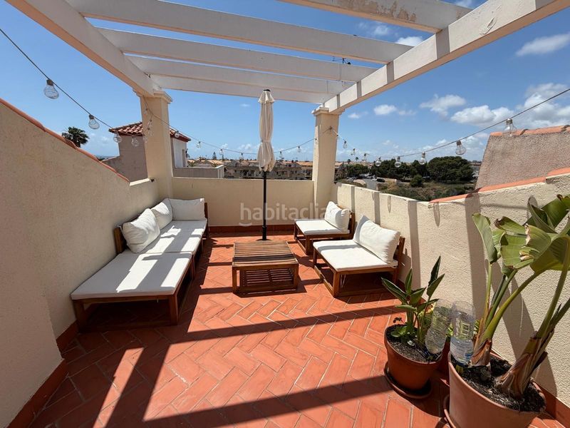 Foto e7c770ce-f4b5-4536-b26d-626334e855de. Casa amb piscina a Playa Flamenca Orihuela