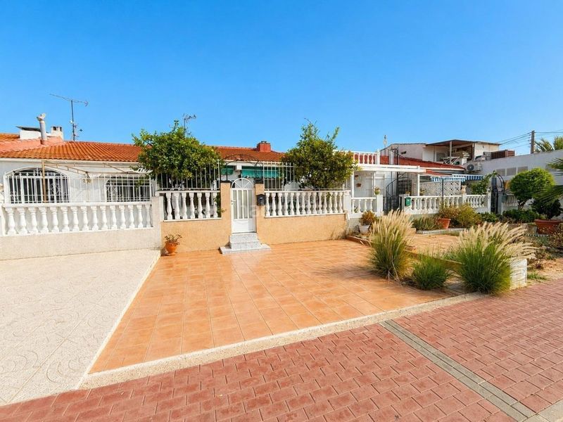 Foto 57746d8a-234a-4108-8943-7e5024da7f2b. Casa a Zona Carrefour - Urbanizaciones Torrevieja