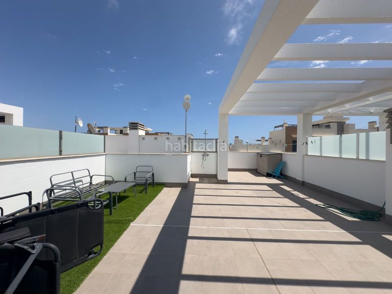 Foto a6a9db66-e869-4bdb-a467-a21439cd0857. Casa amb piscina a La Zenia Orihuela