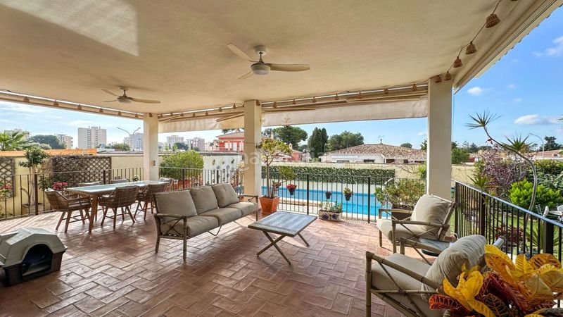 Foto ba4e38c6-6ec0-466e-8242-b4a4bfef2853. Casa amb calefacció piscina a Campoamor Orihuela