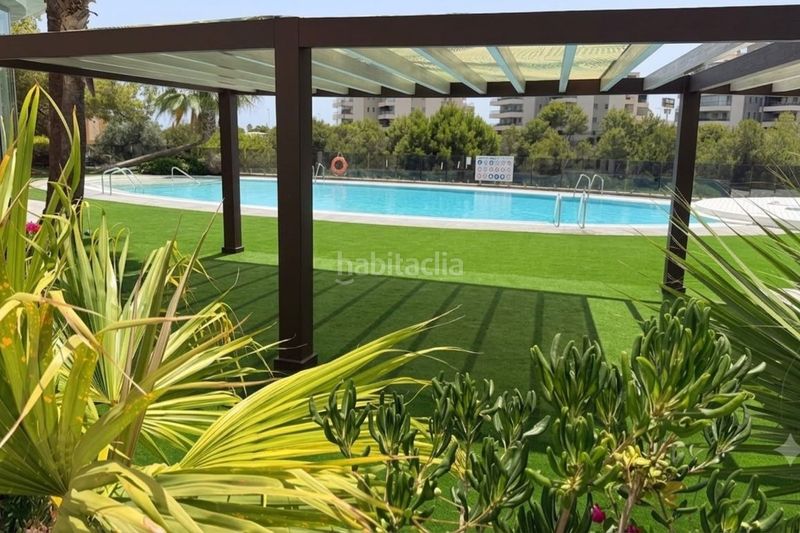 Foto 7d55e06b-9925-419b-9a48-dab044b436db. Apartment with pool in Villamartín-Las Filipinas Orihuela