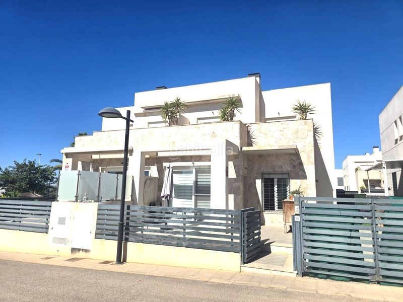 Foto 0cdbedb0-661a-453a-b200-a5216f2a914e. Casa adossada amb piscina a Parque Acuático - Sector 25 Torrevieja
