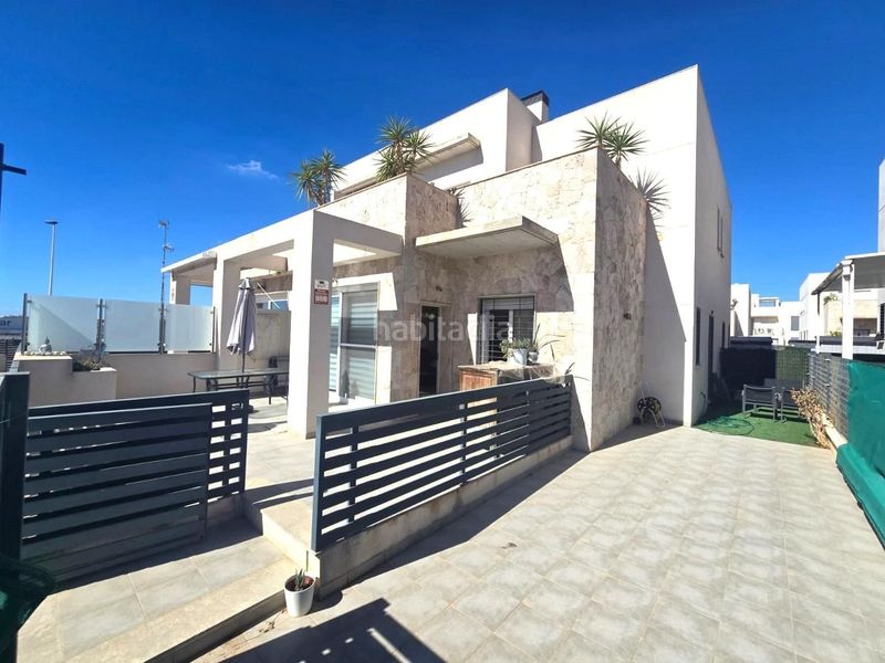 Foto 21d4fc46-492d-452b-a304-a7e974813756. Casa adossada amb piscina a Parque Acuático - Sector 25 Torrevieja