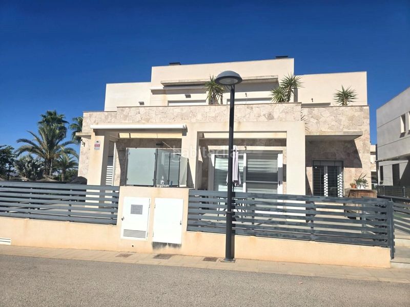Foto 516c2cf3-e5dd-4e76-b56f-29afb7493f76. Casa adossada amb piscina a Parque Acuático - Sector 25 Torrevieja