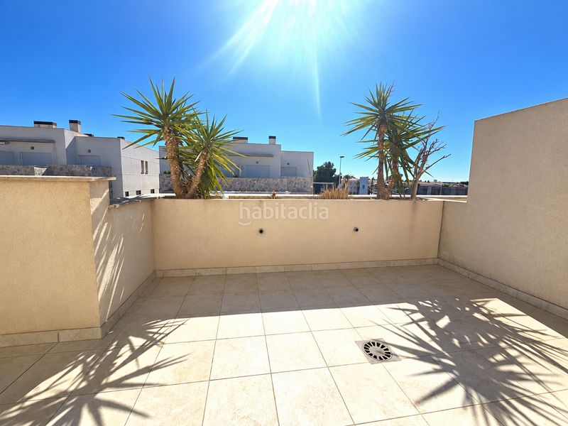 Foto 6e8f5406-f765-4e7a-93d6-21f2ff894169. Casa adossada amb piscina a Parque Acuático - Sector 25 Torrevieja